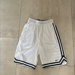 *BRAND NEW* Nike Men's White and Black Athletic Shorts